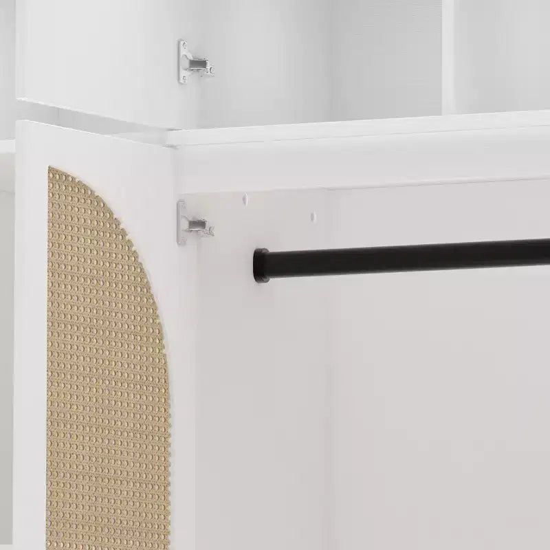 70,87 hoge ruime kledingkast met 8 deuren, kledingroede, verstelbare planken en decoratieve rotandeuren