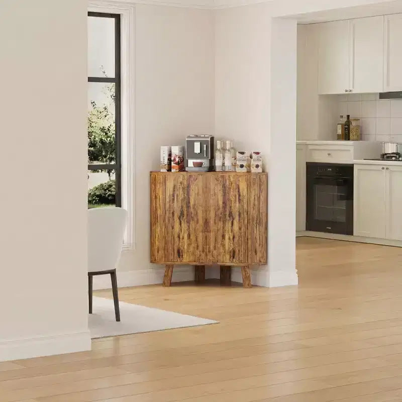 Eckschrank mit verstellbarem Regal, dreistöckiger industrieller Holzecktisch mit Türen, dreieckiger Beistelltisch für Wohnzimmer und Küche