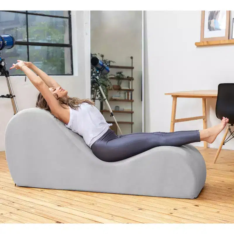 Avana elegáns heverő jógához – az USA-ban készült – kiváló nyújtáshoz, relaxációhoz, testmozgáshoz és még sok máshoz, 60D x 18W x 26H hüvelyk, világosszürke