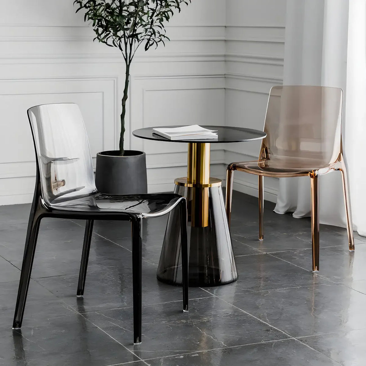 Chaise de salle à manger sans accoudoirs à dossier bas en acrylique ambré
