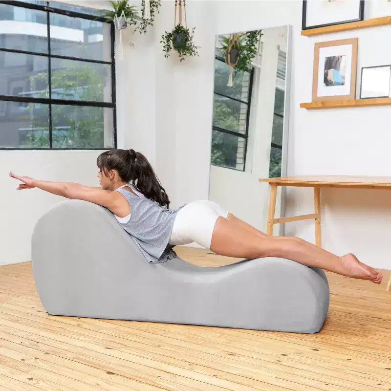 Avana elegáns heverő jógához – az USA-ban készült – kiváló nyújtáshoz, relaxációhoz, testmozgáshoz és még sok máshoz, 60D x 18W x 26H hüvelyk, világosszürke