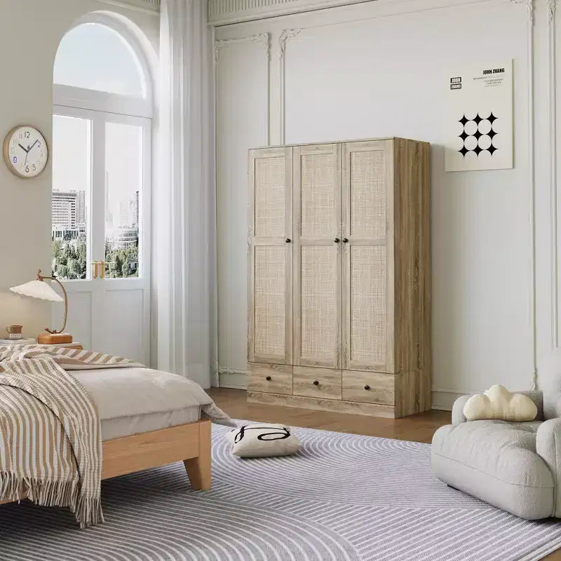 Armoire en rotin Famapy avec 3 tiroirs, placard à 3 portes en rotin respirant, grande armoire de rangement de style champêtre pour chambre