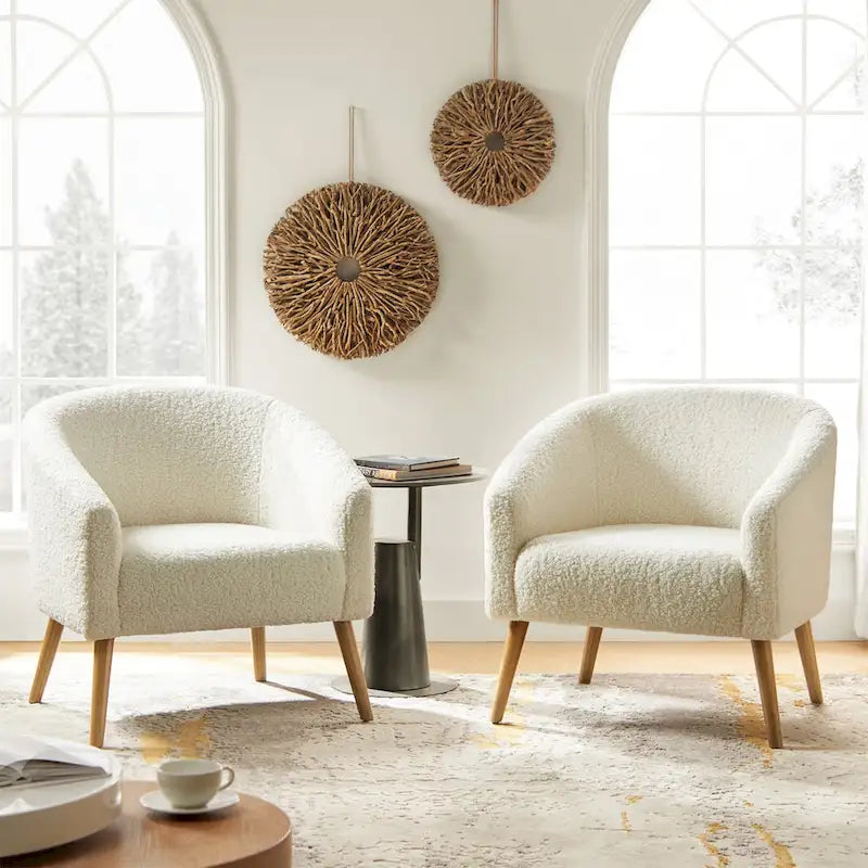 Sheila moderne fauteuil van 30 W met bouclébekleding en poten van massief hout, set van 2, van HULALA HOME