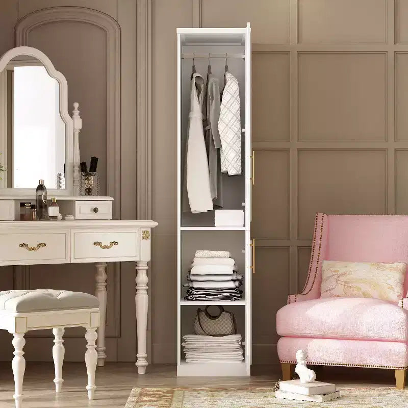 Armoire-penderie modulaire blanche luxueuse Famapy avec ferrures dorées : portes à panneaux et design à portes mixtes  Dressing élégant et personnalisé pour chambres