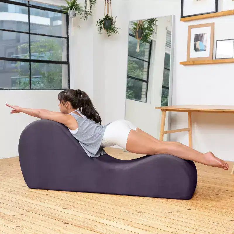 Avana elegáns heverő jógához – az USA-ban készült – kiváló nyújtáshoz, relaxációhoz, testmozgáshoz és még sok máshoz, 60D x 18W x 26H hüvelyk, világosszürke