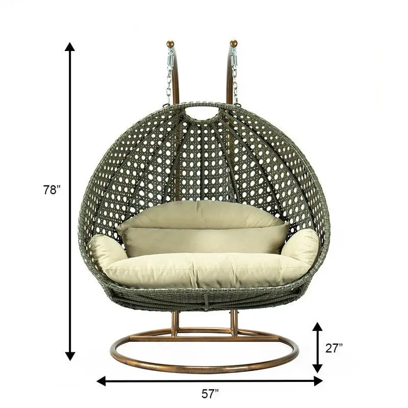 LeisureMod hängender Doppelsitz-Eierstuhl mit Gestell – Outdoor-/Indoor-Hängesessel aus Rattan-Geflecht für Terrasse, Schaukel und Hängeliege mit Polstern