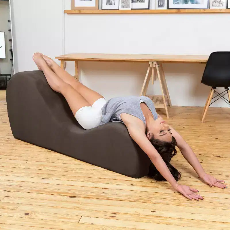Avana elegáns heverő jógához – az USA-ban készült – kiváló nyújtáshoz, relaxációhoz, testmozgáshoz és még sok máshoz, 60D x 18W x 26H hüvelyk, világosszürke