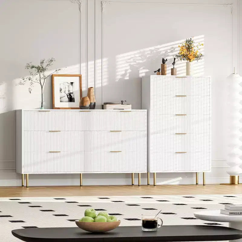 Commode blanche / marbre et bois à 5 tiroirs - panneau cannelé, pour 1 personne