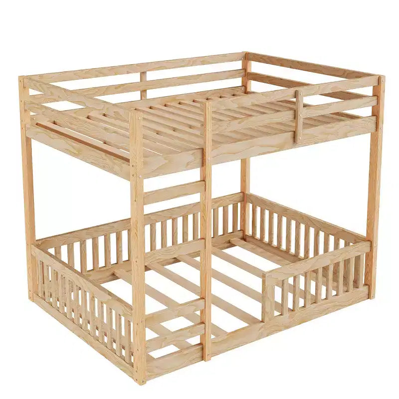 Etagenbett aus Holz, Doppelbett über Doppelbett, mit Leiter und Schutzgittern, niedriges Etagenbett in voller Größe mit Lattenrost
