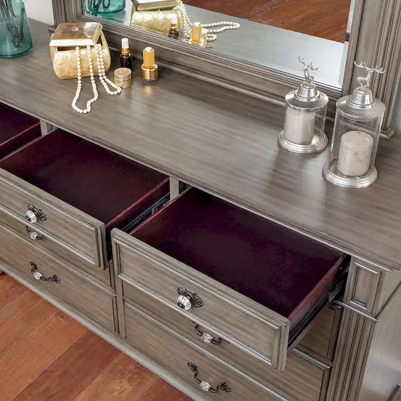 Vame hagyományos, 2 részes, 9 fiókos komód- és tükörgarnitúra a Furniture of America-tól