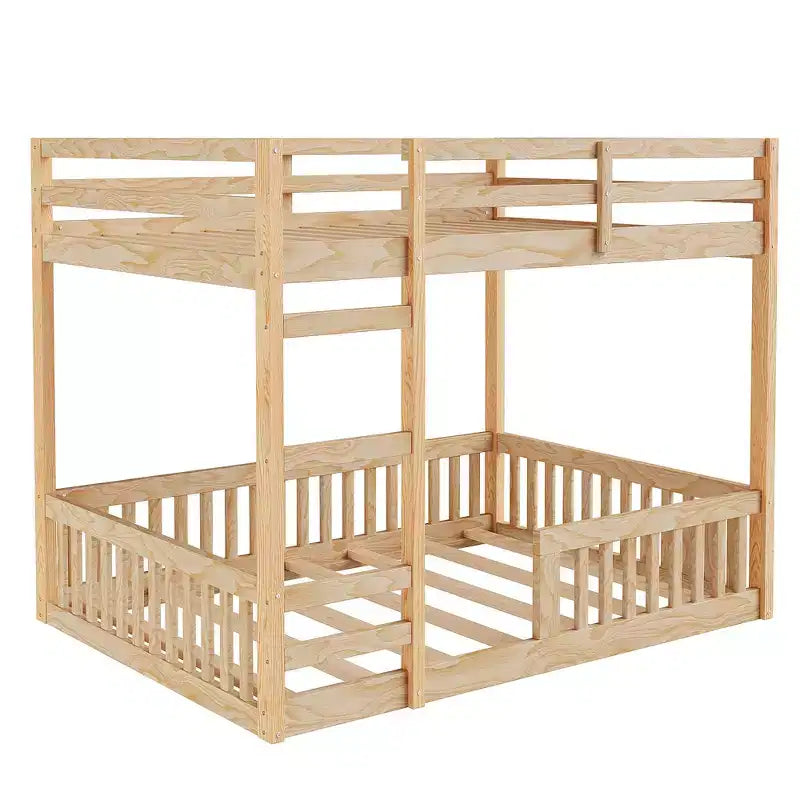 Etagenbett aus Holz, Doppelbett über Doppelbett, mit Leiter und Schutzgittern, niedriges Etagenbett in voller Größe mit Lattenrost