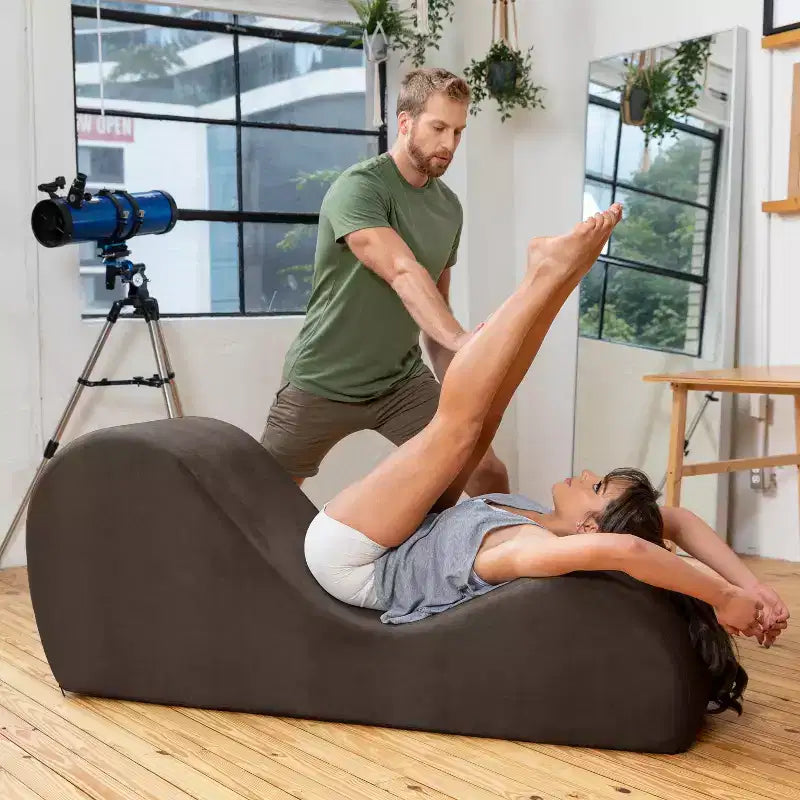 Avana elegáns heverő jógához – az USA-ban készült – kiváló nyújtáshoz, relaxációhoz, testmozgáshoz és még sok máshoz, 60D x 18W x 26H hüvelyk, világosszürke