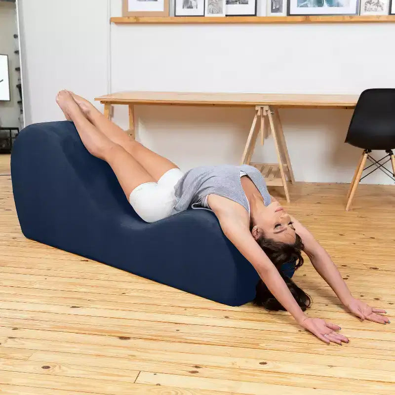 Avana elegáns heverő jógához – az USA-ban készült – kiváló nyújtáshoz, relaxációhoz, testmozgáshoz és még sok máshoz, 60D x 18W x 26H hüvelyk, világosszürke