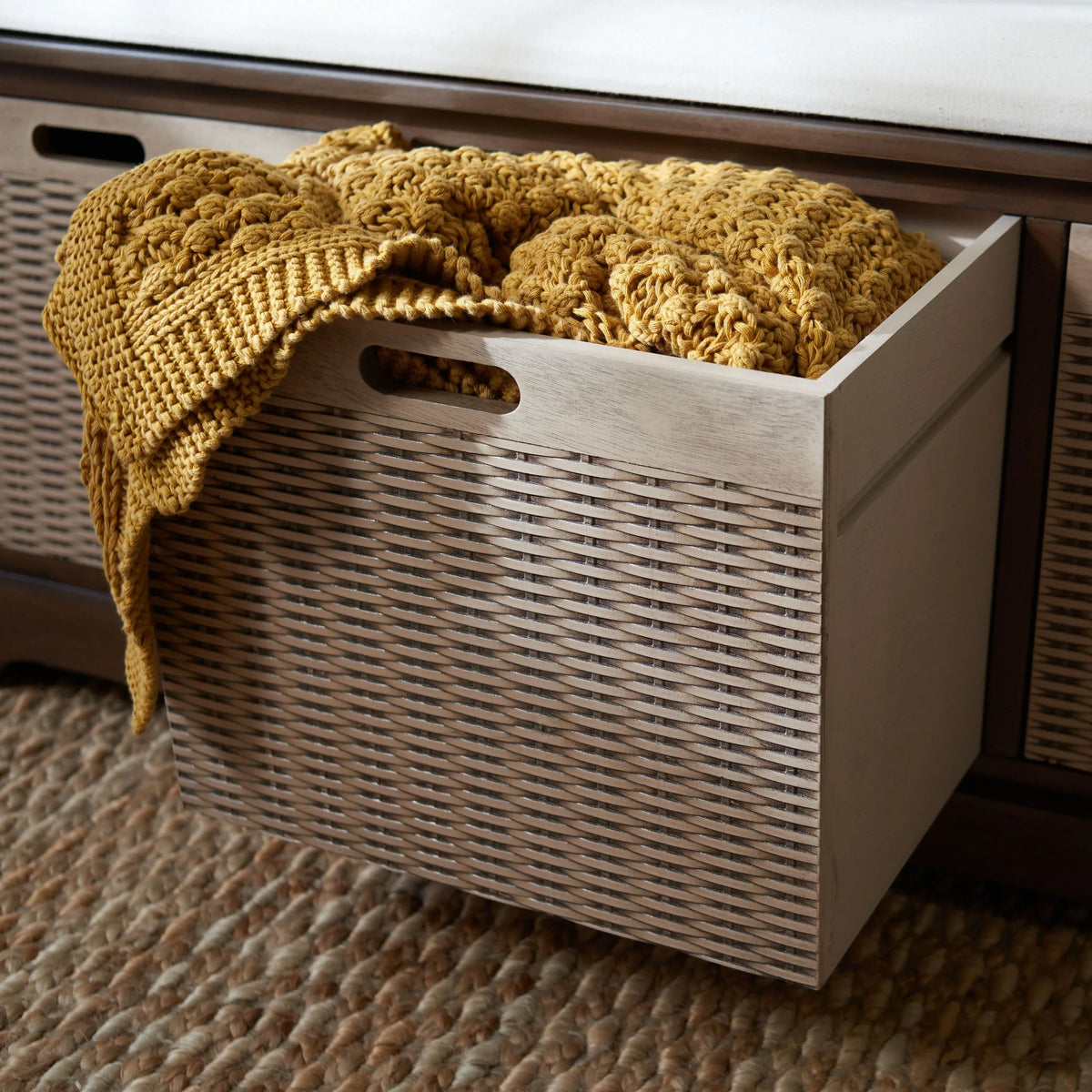 SAFAVIEH Fiorello minderli, 3 çekmeceli depolama pufu - 47.3 W x 15 L x 19 H - 47Wx15Dx19H