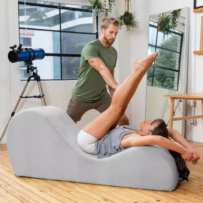 Avana elegáns heverő jógához – az USA-ban készült – kiváló nyújtáshoz, relaxációhoz, testmozgáshoz és még sok máshoz, 60D x 18W x 26H hüvelyk, világosszürke