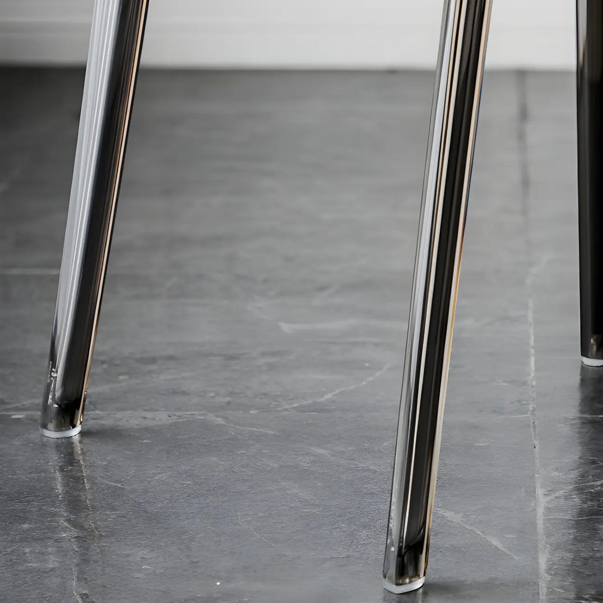 Chaise de salle à manger sans accoudoirs à dossier bas en acrylique ambré