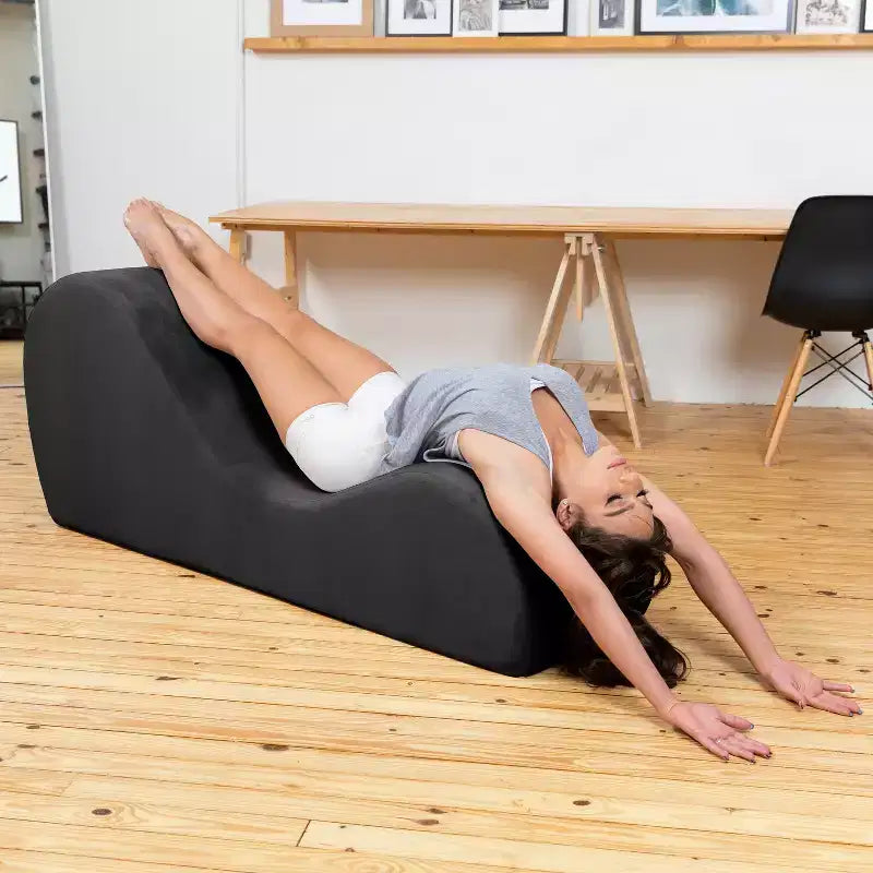 Avana elegáns heverő jógához – az USA-ban készült – kiváló nyújtáshoz, relaxációhoz, testmozgáshoz és még sok máshoz, 60D x 18W x 26H hüvelyk, világosszürke
